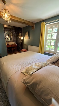 room-image