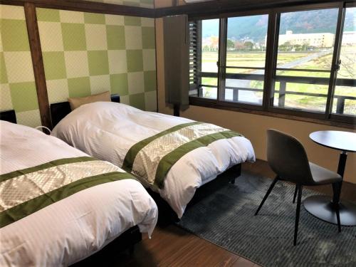 room-image