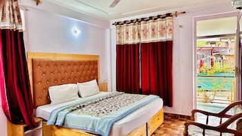 room-image