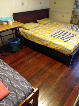 room-image