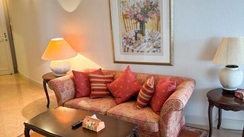 room-image