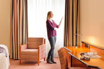 room-image