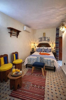 room-image