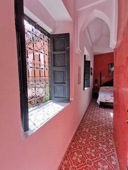 room-image