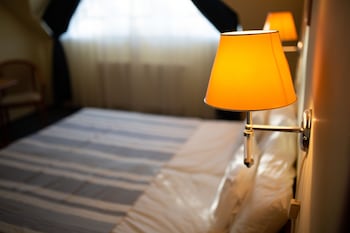 room-image