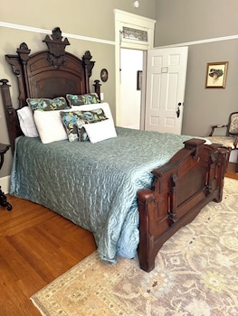 room-image