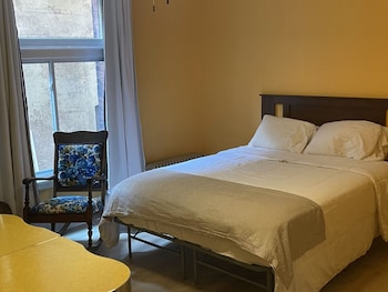 room-image