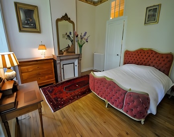 room-image