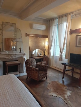 room-image