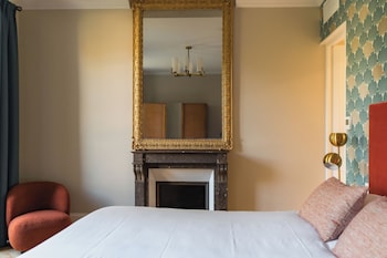 room-image