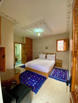 room-image