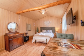 room-image