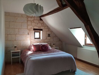 room-image