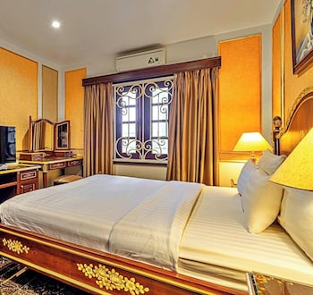 room-image