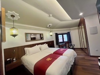 room-image