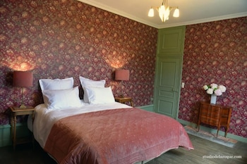 room-image