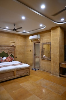 room-image