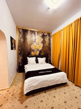 room-image