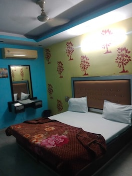 room-image