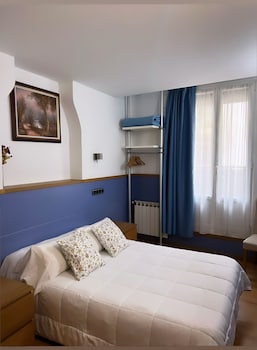 room-image