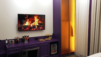 room-image