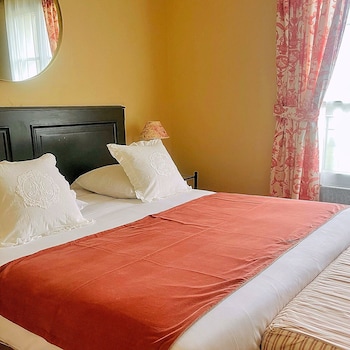 room-image