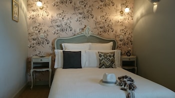 room-image