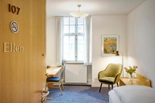 room-image
