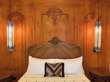 room-image