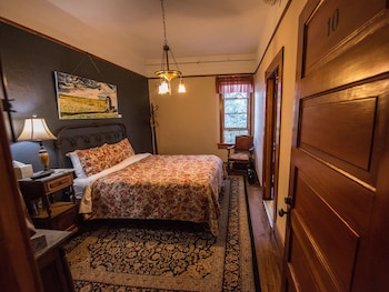 room-image