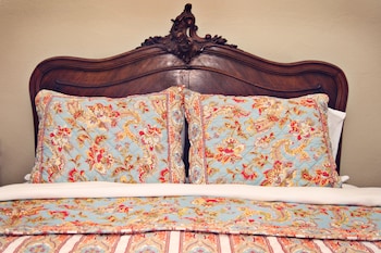 room-image