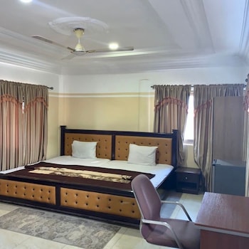 room-image