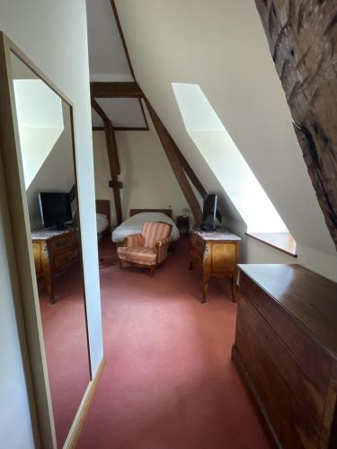 room-image
