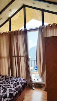 room-image