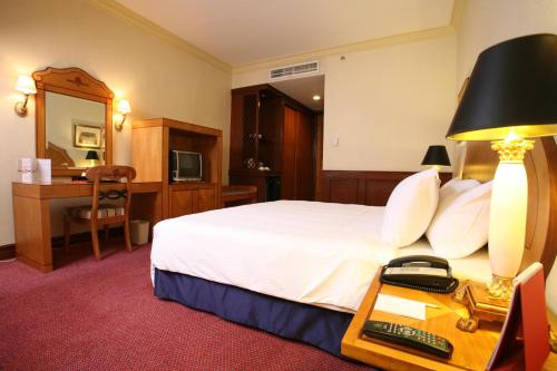 room-image