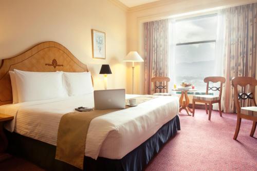 room-image