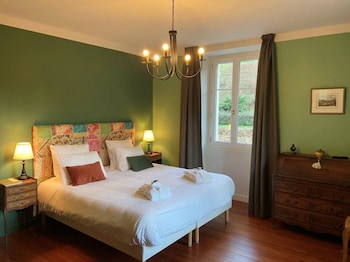 room-image