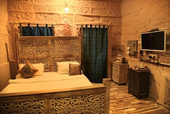 room-image