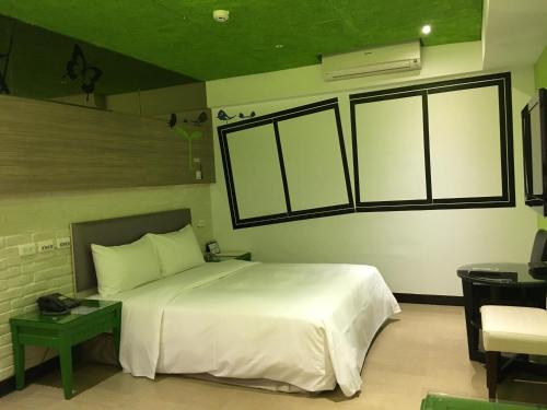 room-image