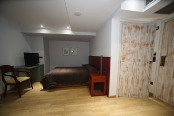 room-image