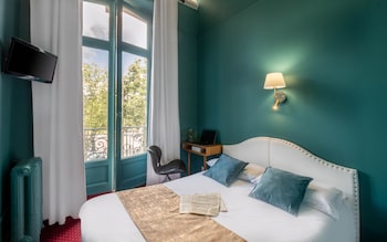 room-image