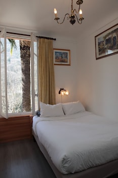 room-image