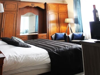 room-image