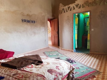 room-image