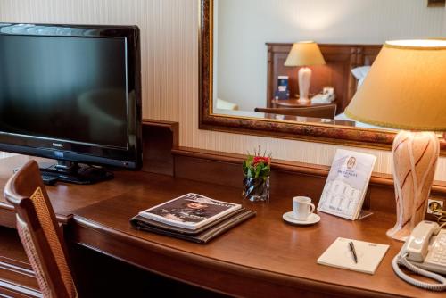 room-image