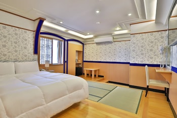 room-image