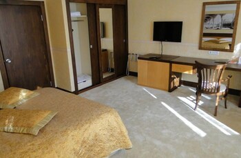 room-image