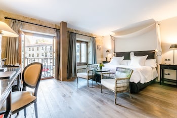 room-image