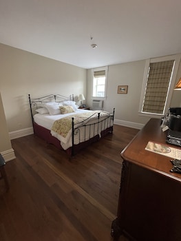room-image