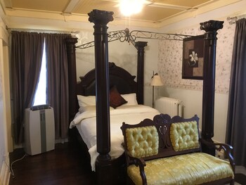 room-image
